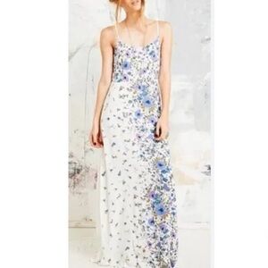 kimchi Floral White and Blue Women's Dress